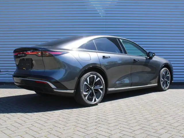 Mazda 6e Takumi Long Range 80 kWh | Actieradius tot 552 km (WLTP) | Hoge korting! | Zwart leder | 18...