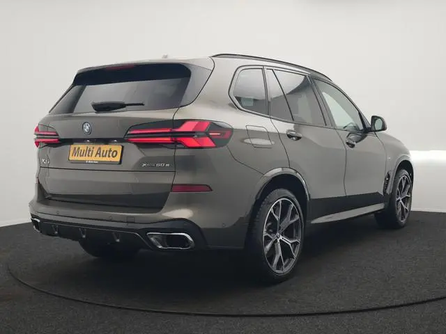BMW X5 xDrive50e M Sport PHEV 490pk | SOH 96,3 Dealer O.H. | Panodak | Luchtvering | Laser LED | Ada...