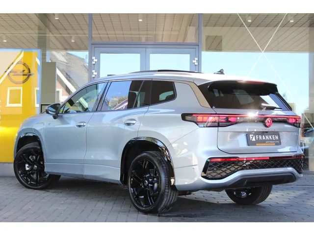 Volkswagen Tayron 1.5 eHybrid R-Line Edition | Leder | 360 camera | Adaptive cruise | Nieuw
