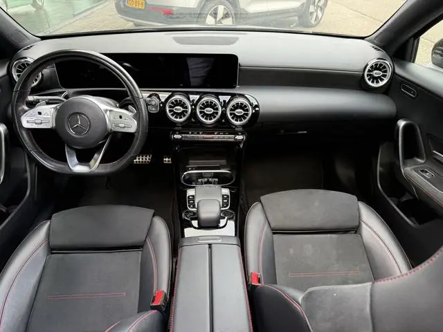 Mercedes-Benz A-klasse 200 Business Solution AMG ** Panodak ** LED ** Carplay ** APK 11-2027!! ** De...