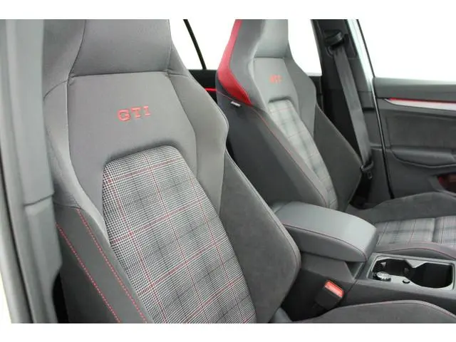 Volkswagen Golf 8.5 2.0 TSI 265pk GTI 360Camera Panoramadak Keyless Stoelverwarming Virtual Cockpit...