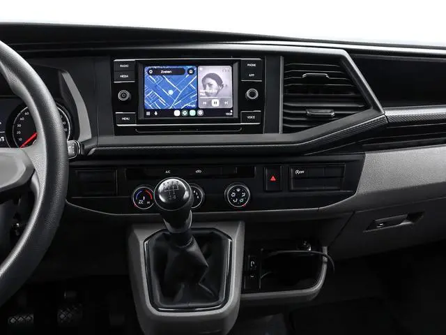 Volkswagen Transporter 2.0 TDI L1H1 26 Economy Business · Apple/Android Car Play · Imperiaal · Tusse...