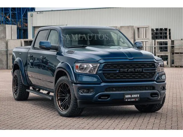 Dodge RAM SPORT | 5.7 V8 4x4 HEMI | PANORAMA DAK | GROOTSCHERM 12 INCH | LPG | Patriot Blue CREW CAB...
