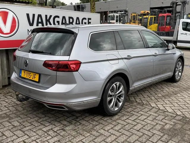 Volkswagen Passat Variant 1.4 TSI PHEV GTE Business 17"/Trekhaak/IQ Lights/Stoelverwarming/Camera/Ap...