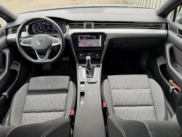Volkswagen Passat Variant 1.4 TSI PHEV GTE Business 17"/Trekhaak/IQ Lights/Stoelverwarming/Camera/Ap...