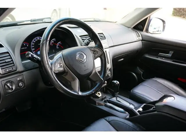 SsangYong Rexton RX 220 e-XDI Sapphire + CAMERA / STOELVERWARMING / LEDER