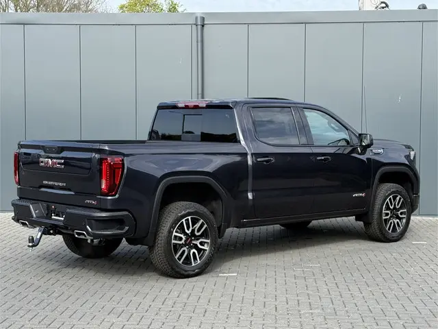 GMC Sierra