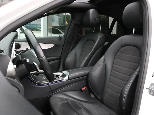 Mercedes-Benz C-klasse 180 Business Solution AMG Panoramadak | Apple Carplay | Sfeerverlichting | Tr...