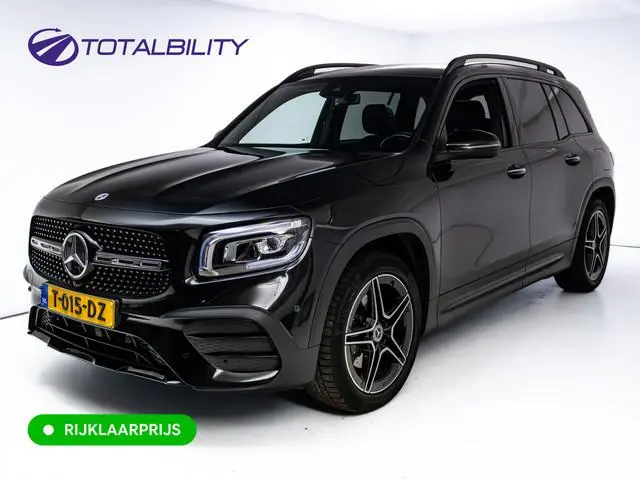 Mercedes-Benz GLB 200 AMG Line Night Pakket Panoramadak | Elec. trekhaak | Matrix Led | Elec. achter...