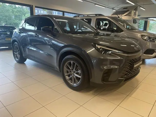 Lexus LBX