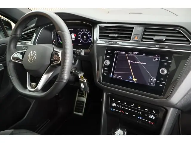 Volkswagen Tiguan 1.4 TSI 245pk eHybrid R-Line Business Black Style Trekhaak Panoramadak Stoelverwar...