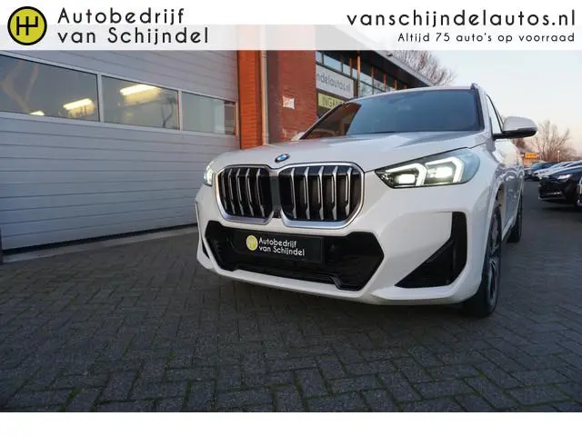 BMW X1 23I 204PK M-SPORT SUPER NETTE STAAT VOLLEDIG DEALER ONDERHOUDEN ELECTR.TREKHAAK 360CAMERA ZWA...