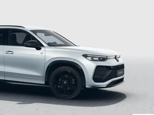 Volkswagen Tayron R-Line Edition 1.5 eHybrid 204 PK 6 versn. DSG · Black Style Pakket · Panoramaschu...