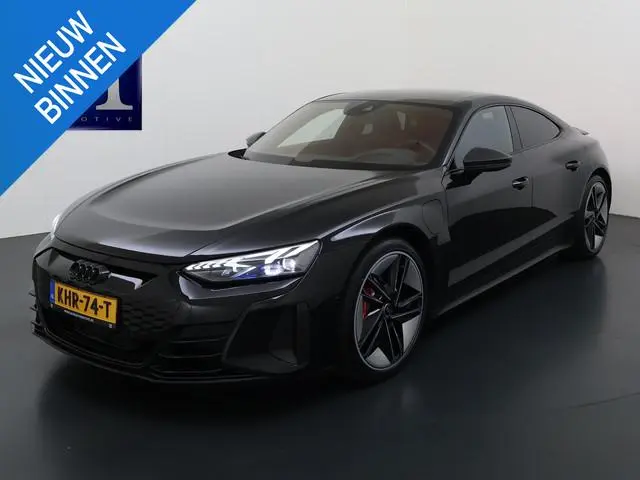 Audi e-tron GT RS 93 kWh VAN: 69.900,- VOOR: 64.877,- UW WKVOORDEEL: 5.023,- | SOH: 93% | CARBON PAK...