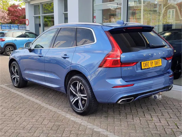 Volvo XC60 2.0 T4 191 PK R-DESIGN AUTOMAAT Sportstoelen | Stoelverwarming | Trekhaak