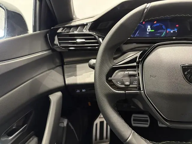 Peugeot e-308