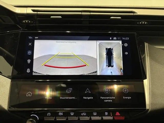 Peugeot e-308
