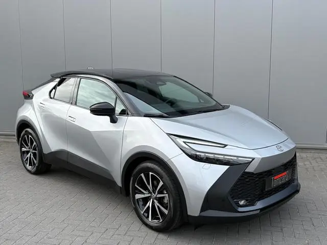 Toyota C-HR 1.8 Hybrid 140PK First Edition Bi-Tone/Winter-pack/Gr.-navigatie/Elektr.klep/Camera/Adap...