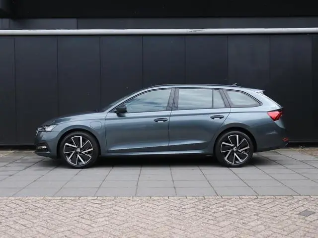 Skoda Octavia Combi 1.4 TSI iV PHEV Business Edition | DSG | PDC | CRUISE | VIRTUAL COCKPIT | APPLE...