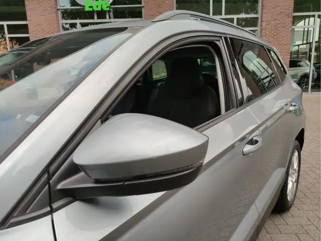 ŠKODA Karoq 1.0 TSI Business Edition 17Inch LMV - Parkeersensoren V+A - Getinte ruiten - NL auto