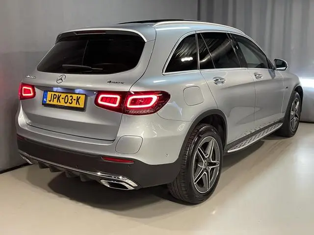 Mercedes-Benz GLC-klasse 300e 4MATIC AMG Line 19"/Panoramadak/Dodehoek/Adaptieve cruise/Keyless/Burm...