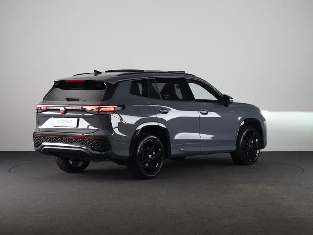 Volkswagen Tayron R-Line Edition 1.5 eHybrid 150 kW / 204 PK SUV 6 v Panoramadak | Trekhaak | 360 ca...