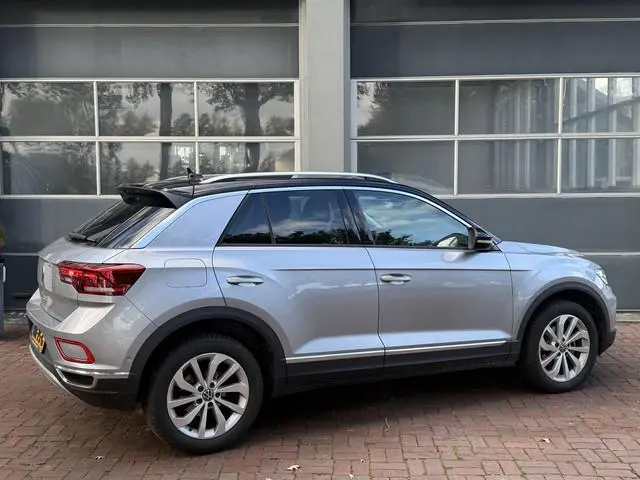 Volkswagen T-Roc 1.5 TSI Life 150pk Bj 2024 Km 32.000 Automaat,Trekhaak,Camera,17inch Hoge zit