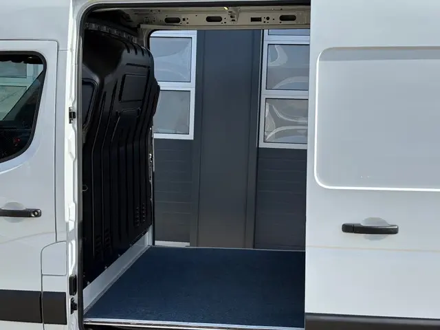 Renault Master 2.3 dCi 150pk L2H2 Red Edition Dubbele Schuifdeur/ Cruise / Led / Clima / Camera / Na...