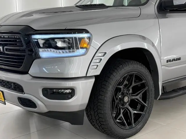 RAM 1500 5.7 V8 4x4 Crew Cab Sport Widebody Backflip BPM-vrij Panodak