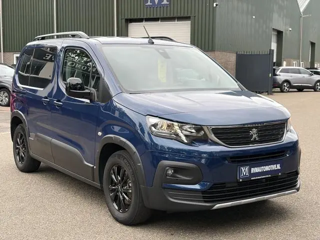 Peugeot e-Rifter EV Allure Pack 50 kWh VAN: 29.900,- VOOR: 25.877,- UW HERFSTVOORDEEL: 4.023,-  SOH...