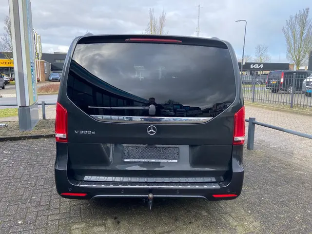 Mercedes-Benz V-klasse 300d Lang DC Avantgarde | AMG edition | Distronic | 360° Camera