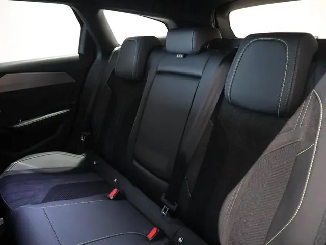 Peugeot e-308