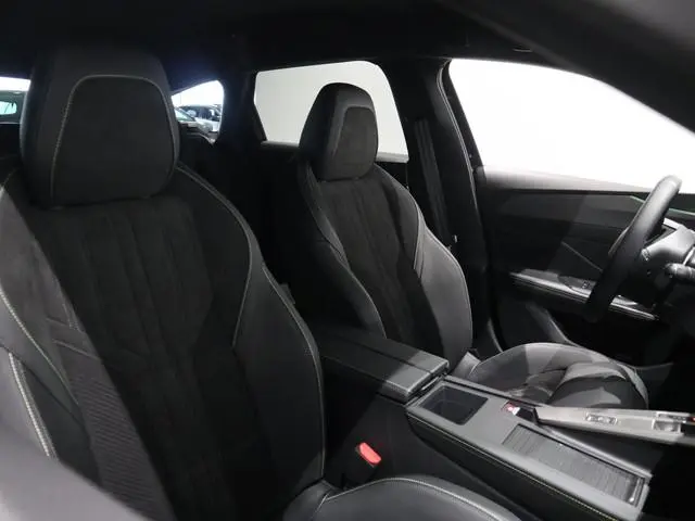 Peugeot e-308