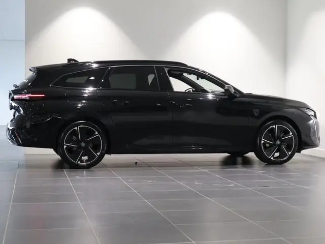 Peugeot e-308