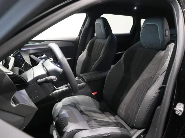 Peugeot e-308