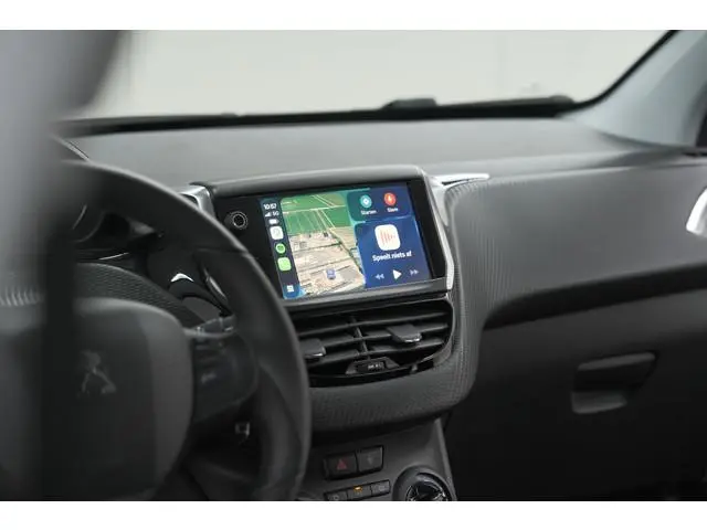 Peugeot 2008 PureTech 110 EAT6 Active | Camera | Apple CarPlay | Parkeersensoren