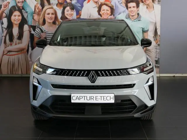 Renault Captur 1.8 E-Tech full hybrid 160 techno Camera, Adaptive Cruise, Clima, Google Navi