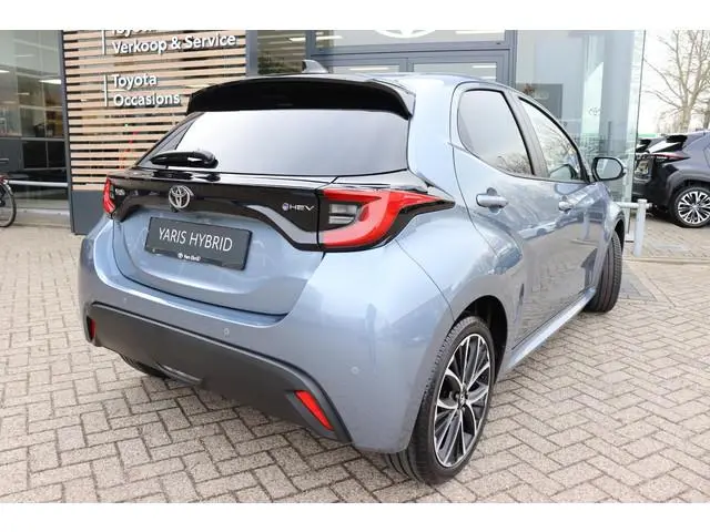 Toyota Yaris 1.5 Hybrid 115 Dynamic, Comfort Pack, VERWACHT, in augustus leverbaar met €2.000 inruil...