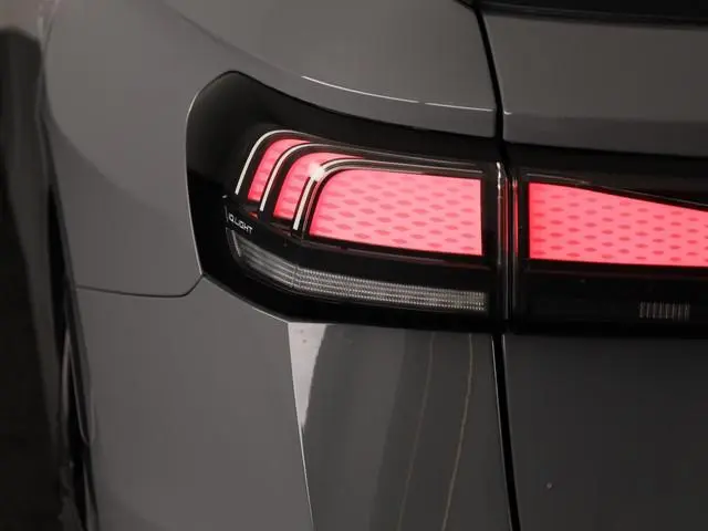 Volkswagen ID.7 Limited Edition Plus 86 kWh accu, 210 kW / 286 PK / Trekhaak / Head-up-display / Car...