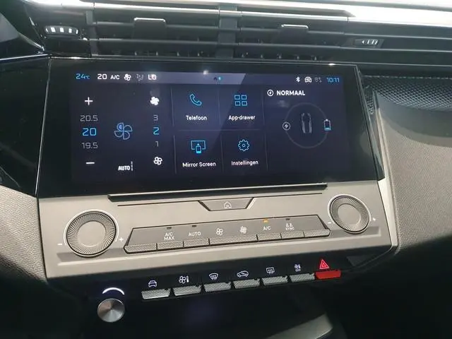 Peugeot e-308