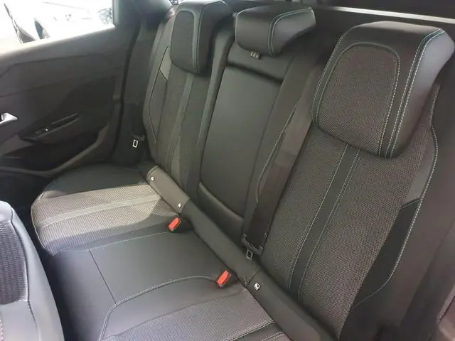 Peugeot e-308
