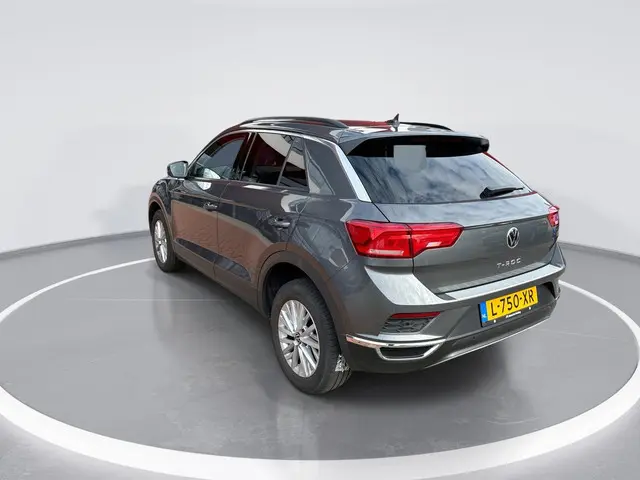 Volkswagen T-Roc 1.0 TSI 110pk Style · Camera · ACC · Apple/Android Car Play · Navigatie · Verkeersb...