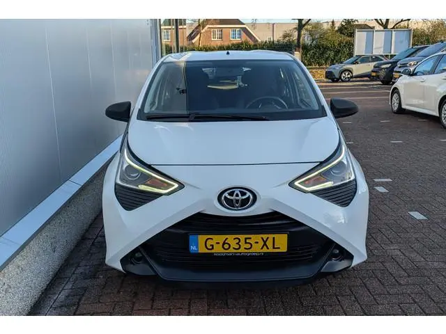 Toyota Aygo 1.0 VVT-i x-fun / NL-auto / boekjes compleet / airconditioning / start/stop systeem / ce...