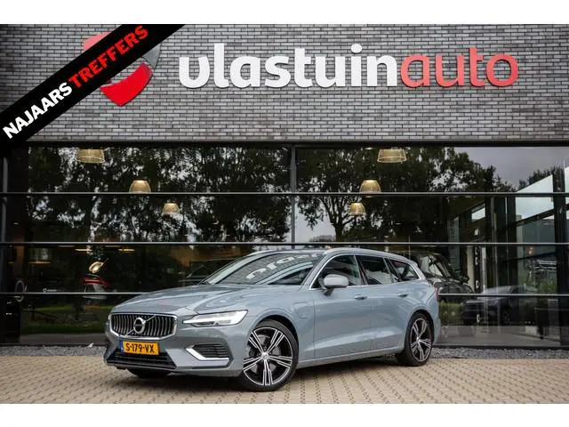 Volvo V60 2.0 T8 Recharge AWD R-Design , Trekhaak, Cruise control, Achterstoelen verwarmd,