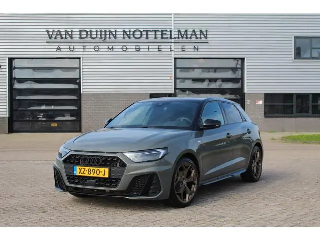 Audi A1 Sportback 30 TFSI S Line Edition One / LED / Carplay / N.A.P.