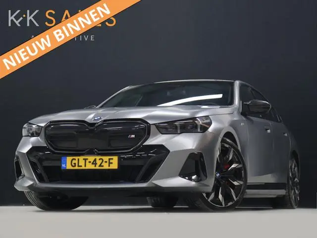 BMW i5 M60 xDrive 84 kWh M Sport Pro [PANORAMADAK, CARBON EXTERIEURPAKKET, M SPORT PAKKET, TREKHAAK,...