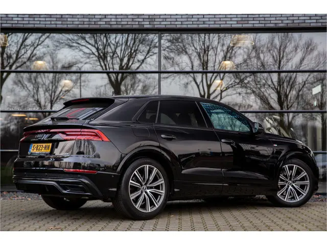 Audi Q8 55 TFSI e quattro Pro Line Advanced , RS-seats, 3D-camera, Luchtvering, Head-up display, App...