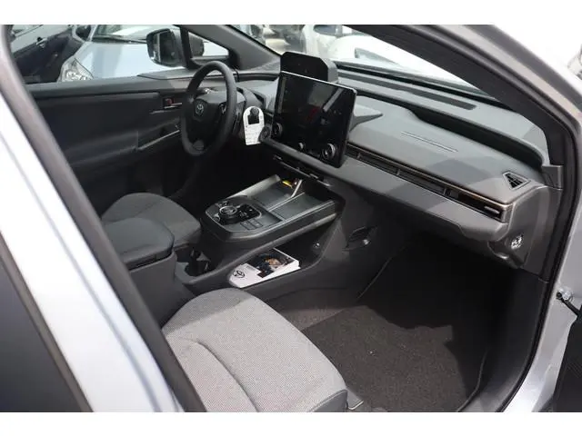 Toyota bZ4X Touring Dynamic limited 75 kWh €3.000 Inruil Voordeel ! Direct leverbaar!