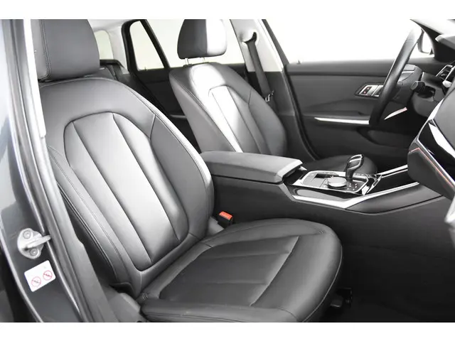 BMW 3-serie Touring 318i *1ste Eigenaar*Navigatie*Leer*Carplay*