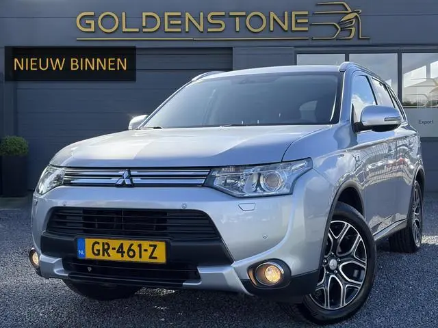 Mitsubishi Outlander 2.0 PHEV Executive Edition X-Line ✓Camera✓Keyless✓Navi✓Trekhaak✓Clıma✓Cruise✓Pd...